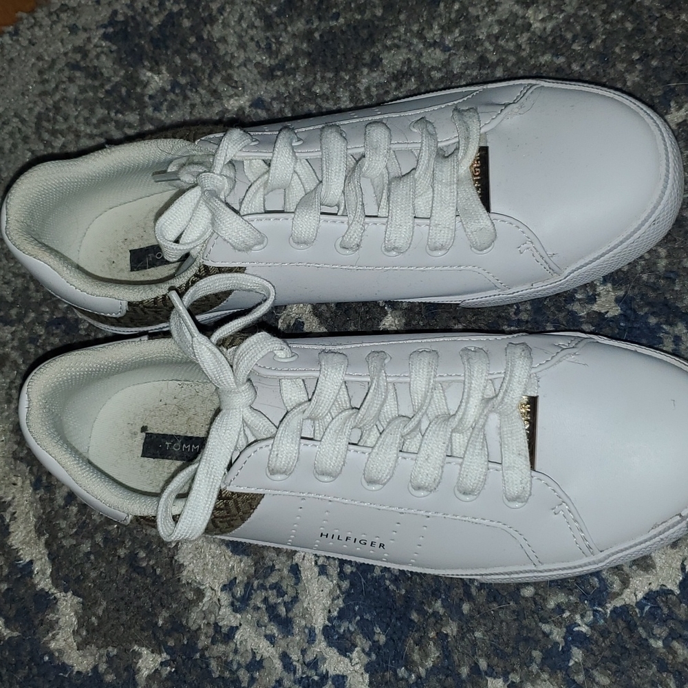 tommy hilfiger sneakers